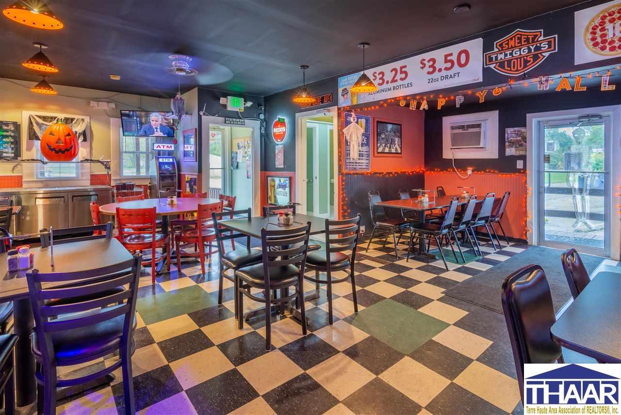 8567 Wabash Ave, Terre Haute, IN 47803 Twiggy's Pub & Sweet Lou's Pizza