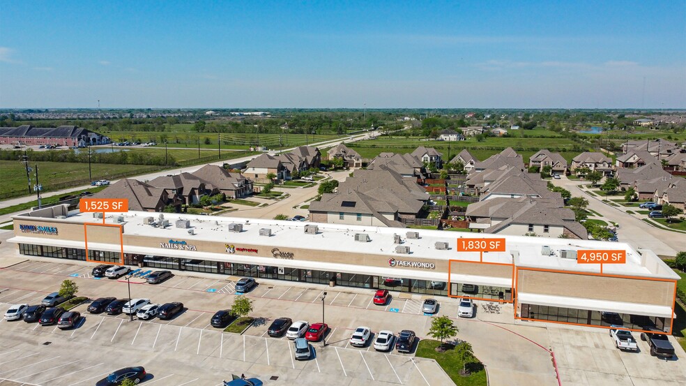 3695 Kirby Dr, Pearland, TX for lease - Building Photo - Image 2 of 5