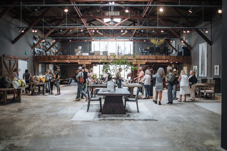 429 1st St, Petaluma, CA for lease - Interior Photo - Image 2 of 5