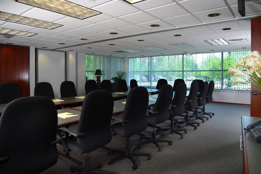 200 E Big Beaver Rd, Troy, MI for lease - Other - Image 2 of 20