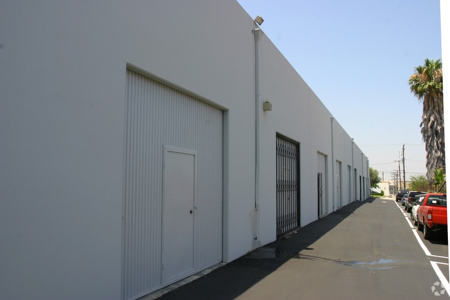 2674-2698 Dawson Ave, Signal Hill, CA for lease - Building Photo - Image 2 of 5