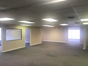 3500 Gateway Dr, Pompano Beach, FL for lease Interior Photo- Image 1 of 5