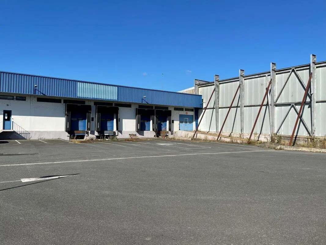 Industrial in Montreuil-Bellay for sale Building Photo- Image 1 of 6