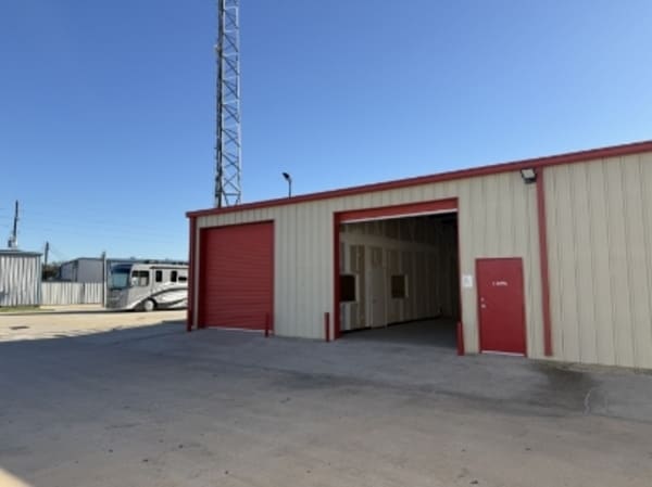 15096 Highway 6, Rosharon, TX for lease Building Photo- Image 1 of 10