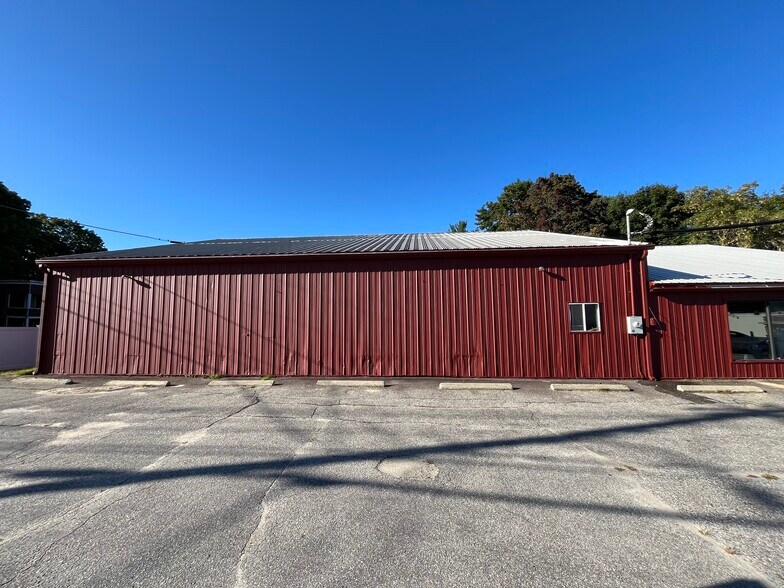 911 Lisbon St, Lewiston, ME for lease - Building Photo - Image 2 of 8