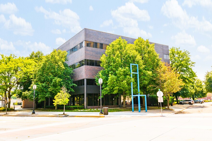 10 S Main St, Mount Clemens, MI for lease - Building Photo - Image 2 of 13