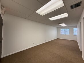 1881 NE 26th St, Wilton Manors, FL for lease Interior Photo- Image 2 of 6