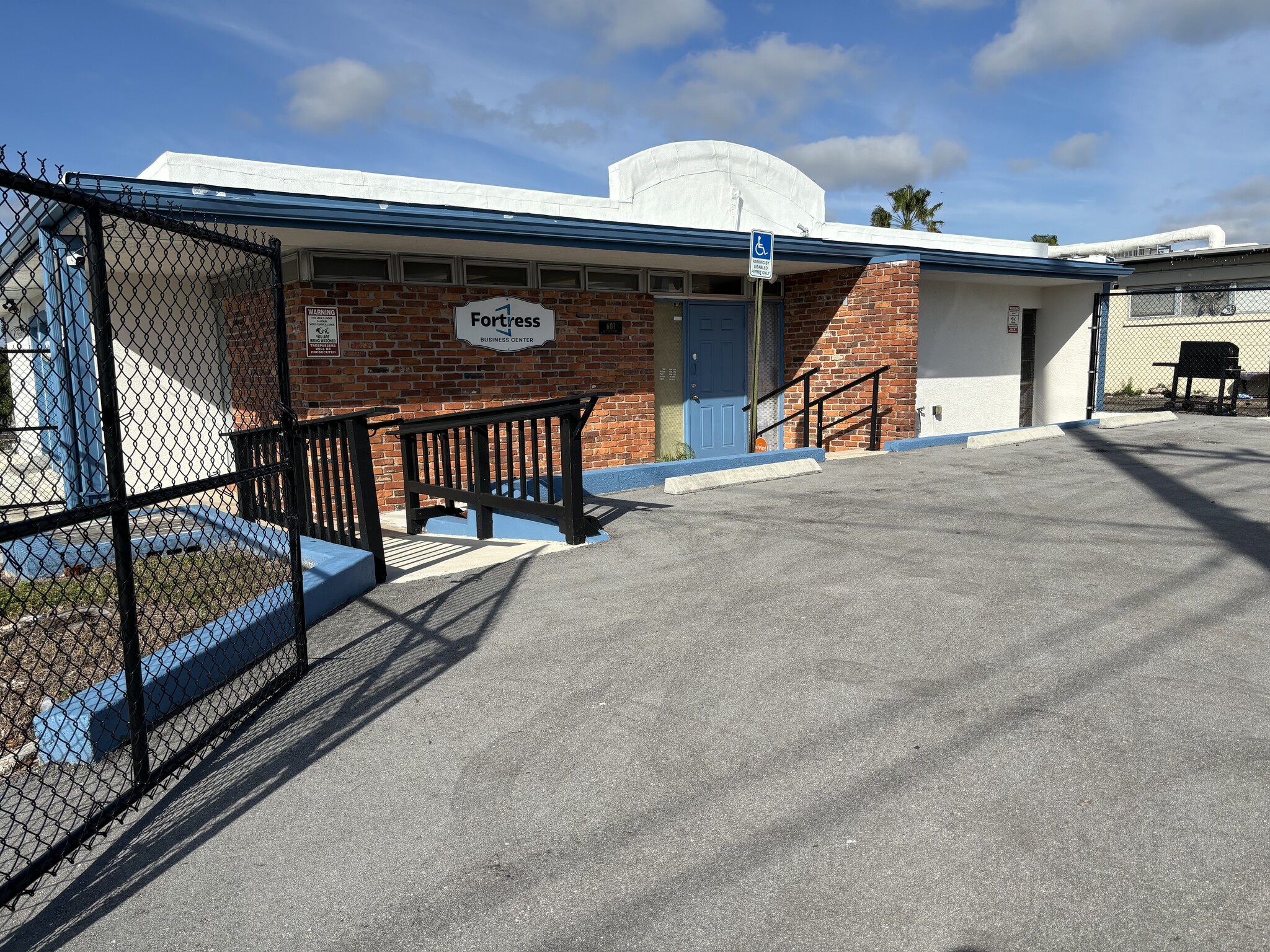 601 N 7th St, Fort Pierce, FL for lease Building Photo- Image 1 of 1