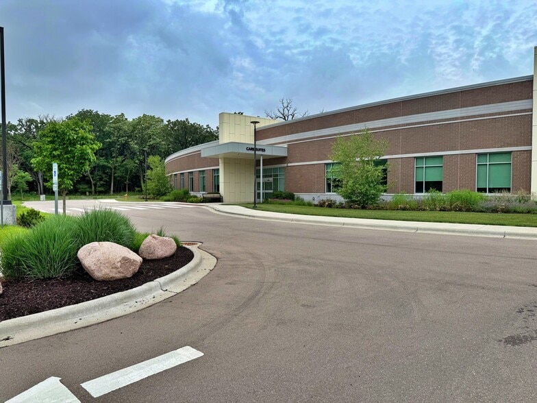 2102 Freeman Pky, Beloit, WI for lease - Building Photo - Image 2 of 5