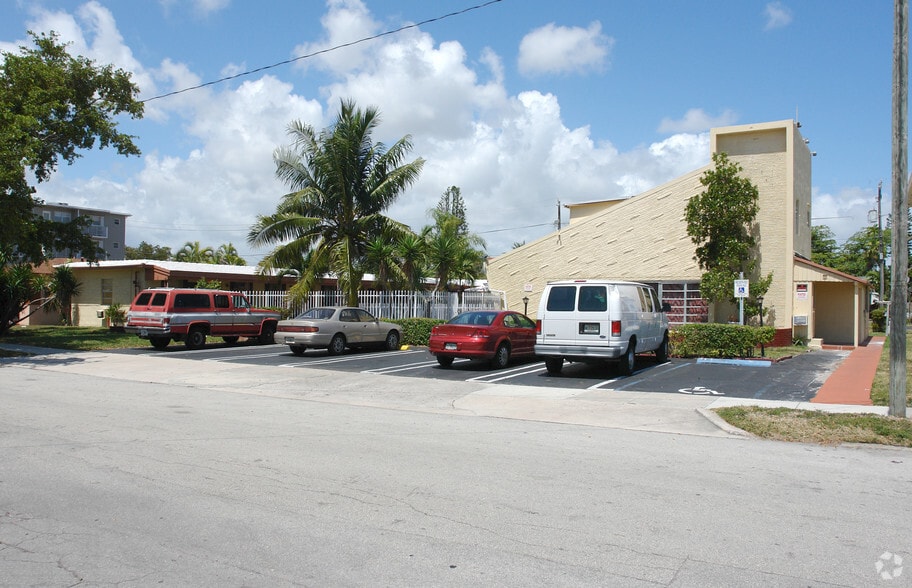 1831 Plunkett St, Hollywood, FL 33020