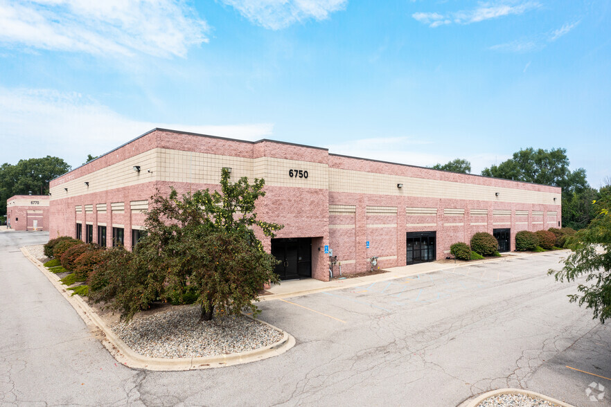 6750 Monroe Blvd, Taylor, MI for sale - Building Photo - Image 1 of 1