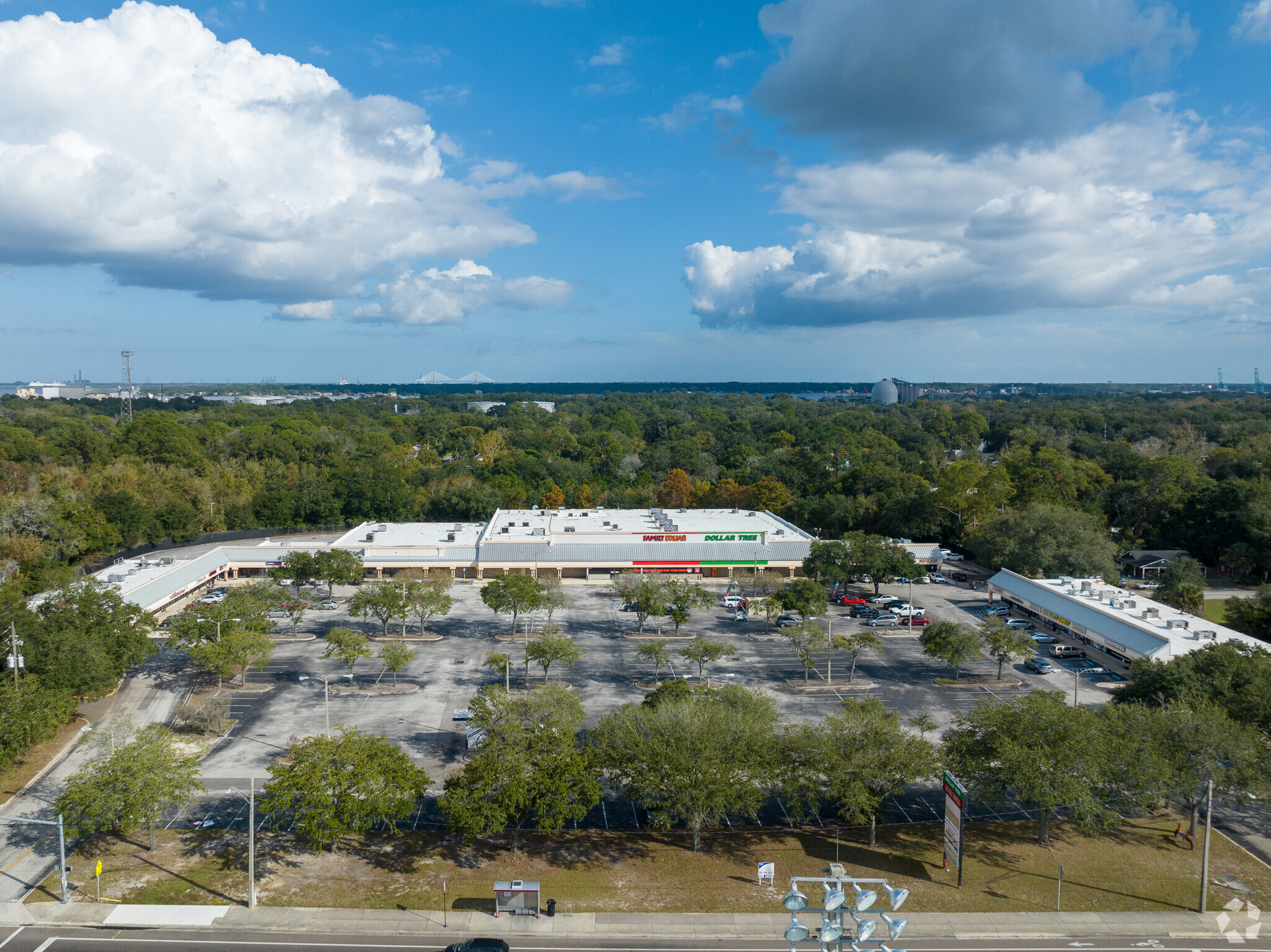 5751 N Main St, Jacksonville, FL for lease Building Photo- Image 1 of 12