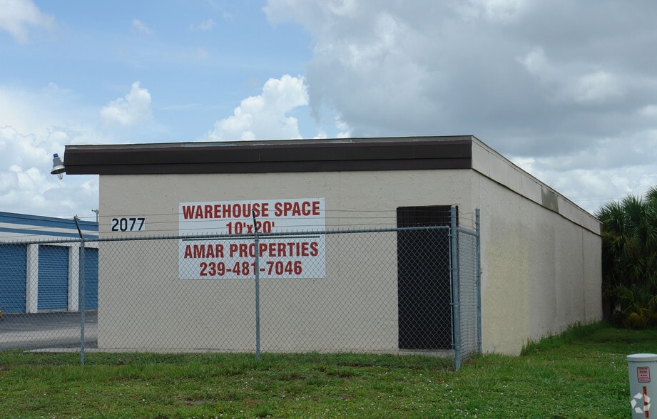 2077 Beacon Manor Dr, Fort Myers, FL for sale - Building Photo - Image 3 of 3