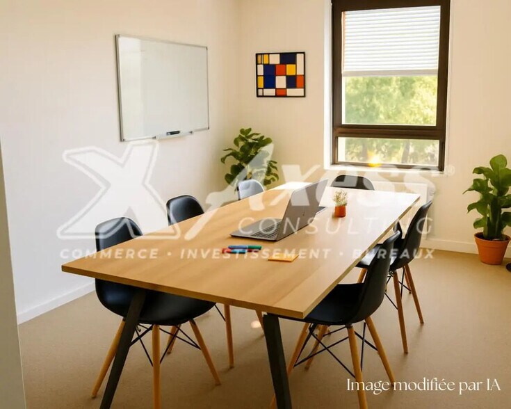 Office in Péronnas for lease - Interior Photo - Image 1 of 3