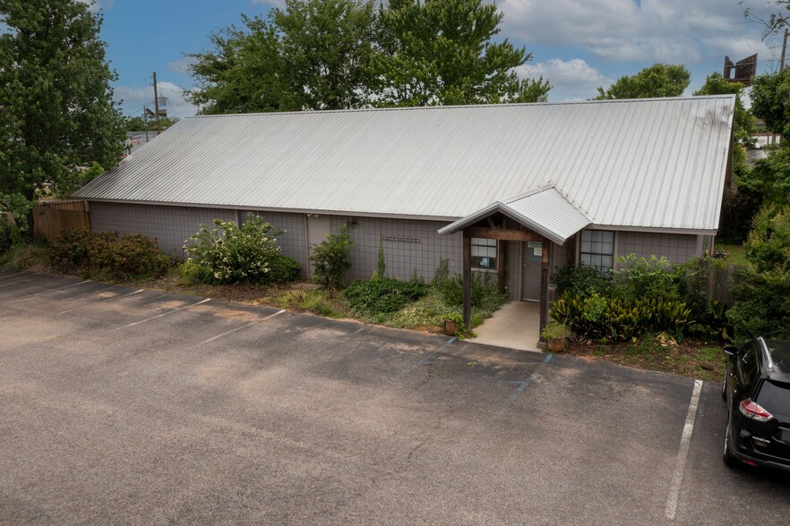 1600 Greensboro Ave, Tuscaloosa, AL for sale - Building Photo - Image 3 of 27