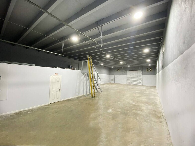 2532 SE Clayton St, Stuart, FL for sale - Building Photo - Image 1 of 1