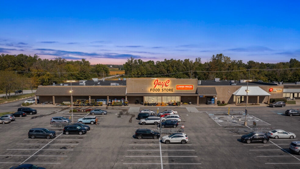 4290 W Jonathan Moore Pike, Columbus, IN for lease - Building Photo - Image 1 of 39