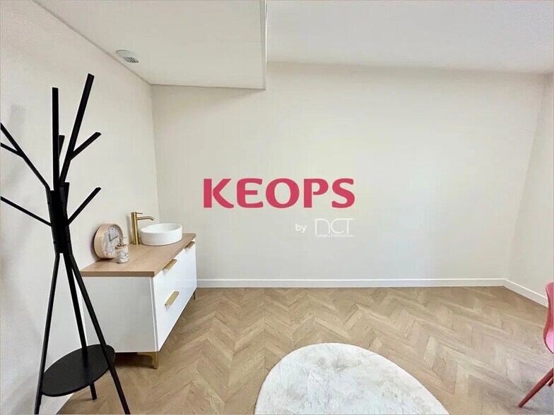 Office in Toulouse for lease - Interior Photo - Image 2 of 7