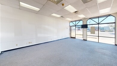 4609-4637 Poplar Ave, Memphis, TN for lease Matterport 3D Scan- Image 1 of 7