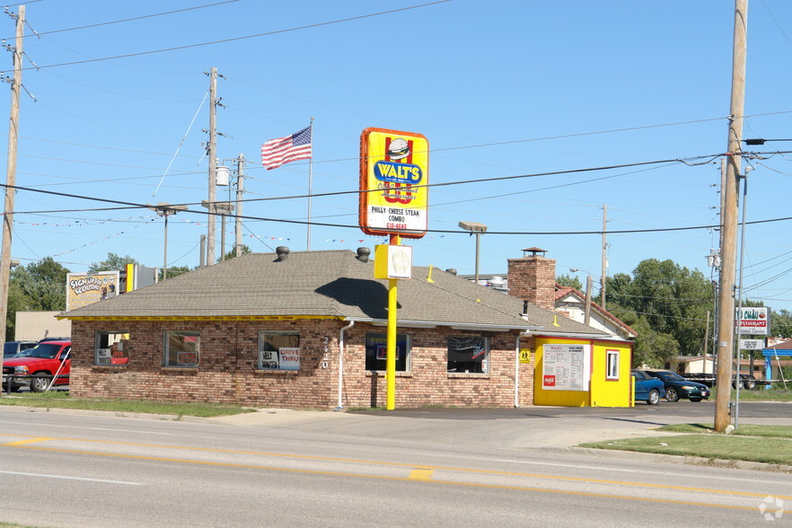 2420 S Oliver St, Wichita, KS for sale - Primary Photo - Image 1 of 1