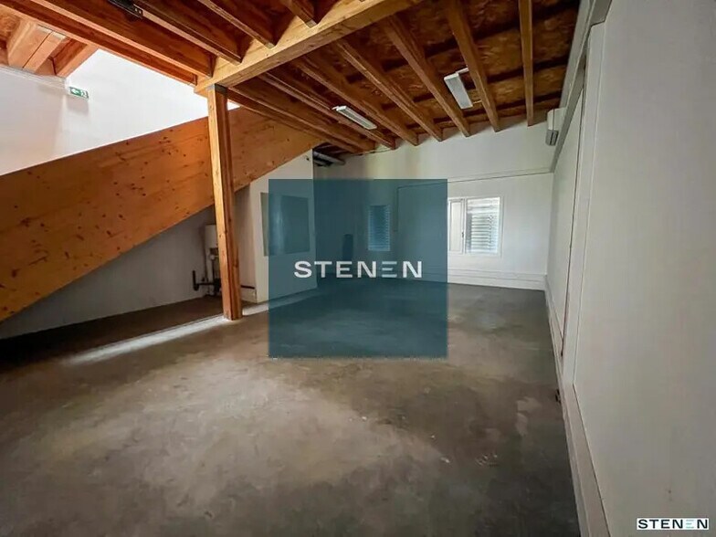 Flex in Avignon for lease - Interior Photo - Image 3 of 5