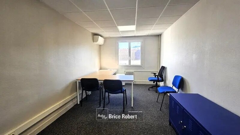 Office in Lyon for lease - Interior Photo - Image 3 of 9
