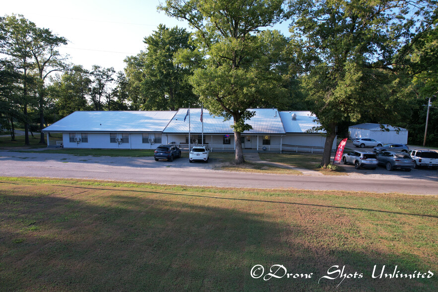 402 Mae Orr St, Enfield, IL for sale - Primary Photo - Image 1 of 22