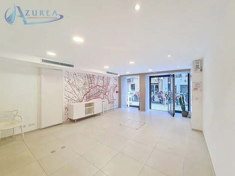 Retail in Nice for lease - Interior Photo - Image 1 of 9
