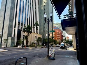 800 SW Washington St, Portland, OR for lease Interior Photo- Image 2 of 13