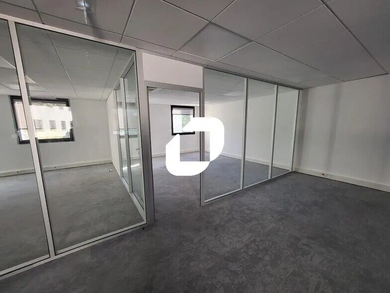 Office in Saint-Gratien for lease - Interior Photo - Image 1 of 20