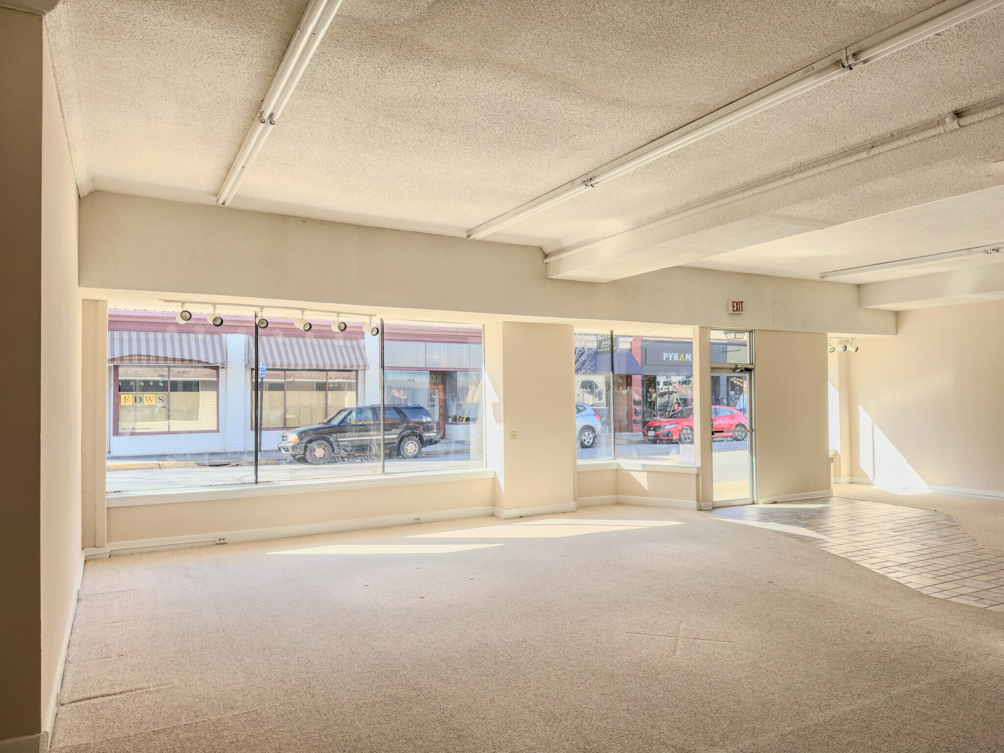 128 N Wayne Ave, Waynesboro, VA for sale Interior Photo- Image 1 of 1