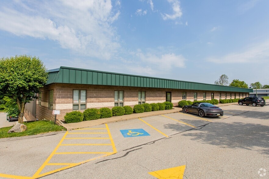 325 Meadowlands Blvd, Washington, PA for lease - Primary Photo - Image 3 of 5