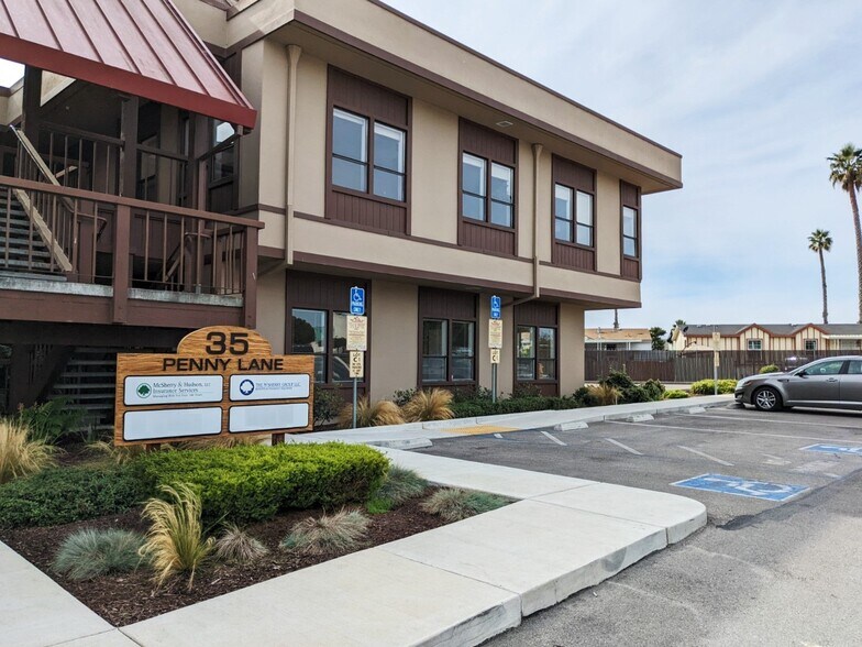 35 Penny Ln, Watsonville, CA 95076