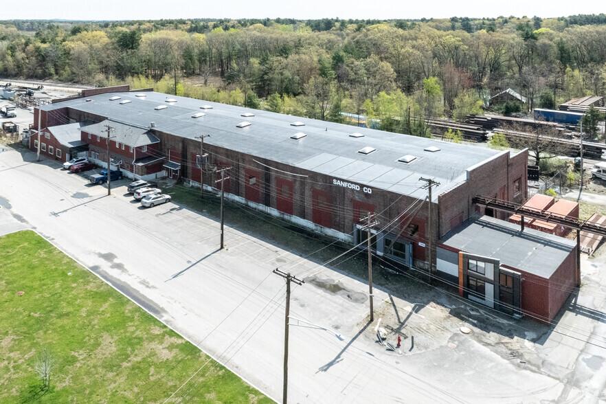 1400 Iron Horse Park, North Billerica, MA for lease - Building Photo - Image 2 of 12