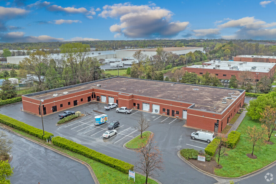 10810 Southern Loop Blvd, Pineville, NC for lease - Aerial - Image 3 of 6