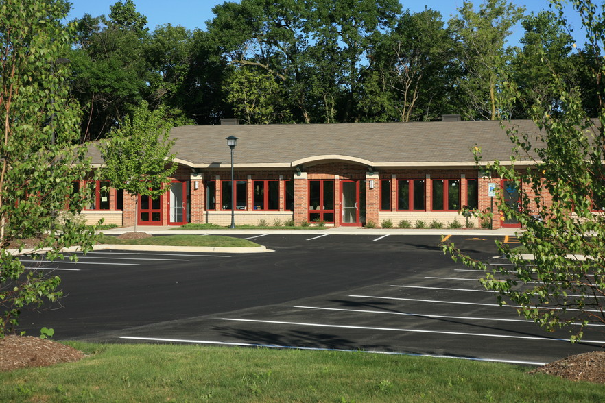 Office in Northbrook, IL for sale - Primary Photo - Image 1 of 1