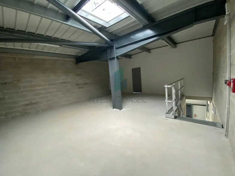 Flex in Cormeilles-en-Parisis for lease - Building Photo - Image 3 of 10