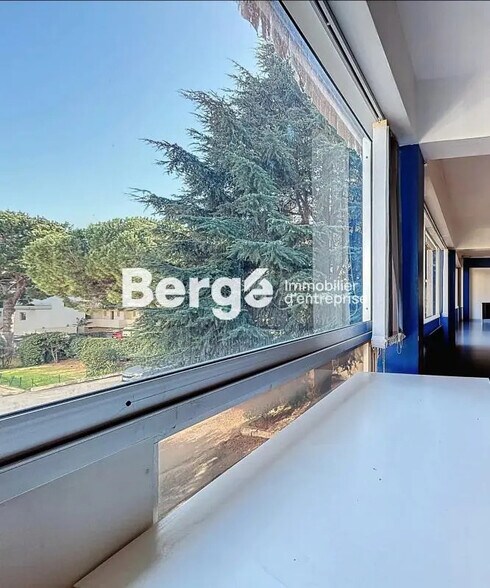 Office in Saint-Laurent-du-Var for lease - Interior Photo - Image 3 of 4