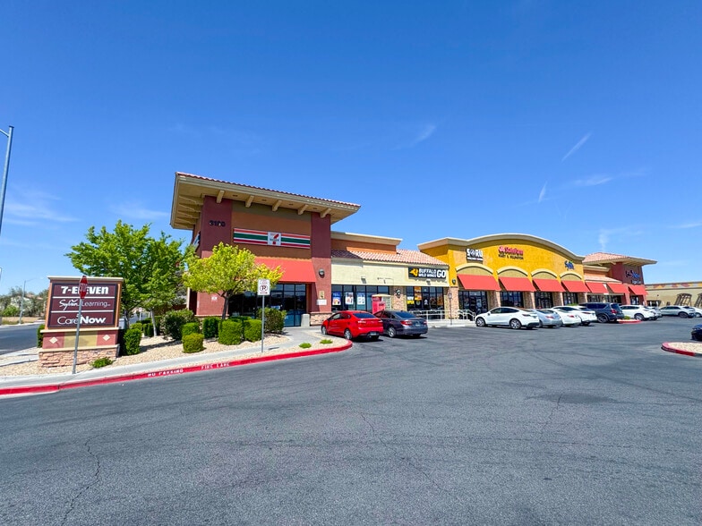8090 Blue Diamond Rd, Las Vegas, NV for lease - Building Photo - Image 1 of 8