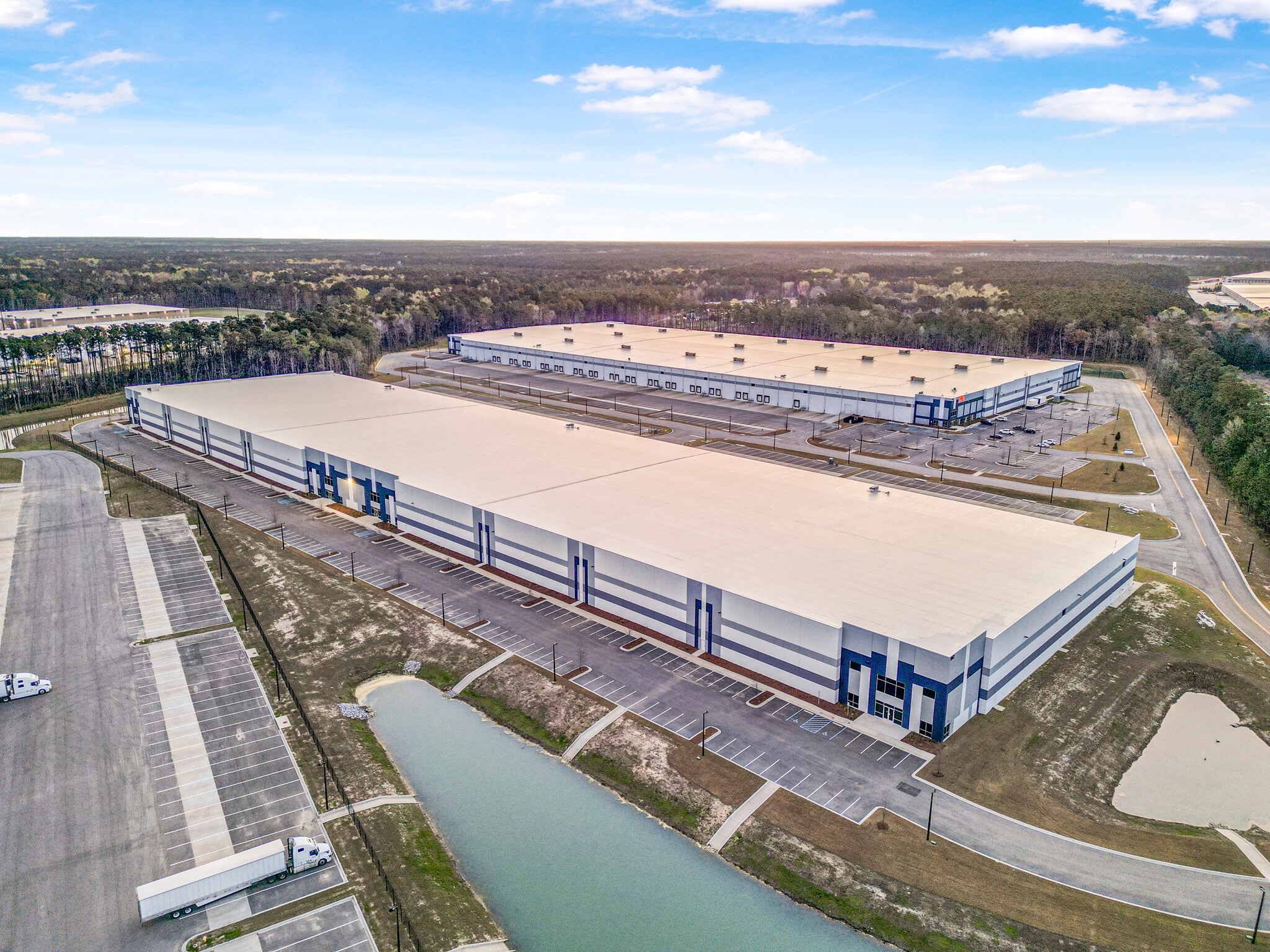 562 Omni Industrial Blvd, Summerville, SC for lease Building Photo- Image 1 of 17