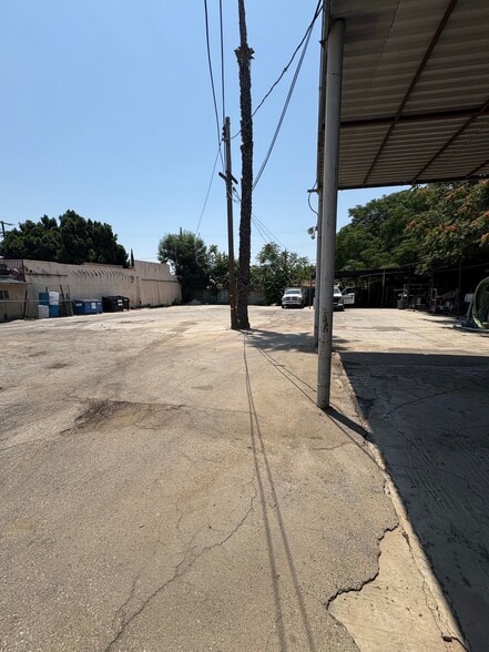 13117 San Fernando Rd, Rancho Cascades, CA for sale - Building Photo - Image 3 of 5