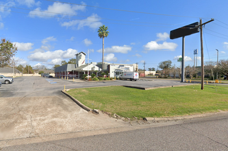 2820 I-10 E, Beaumont, TX for lease Building Photo- Image 2 of 3