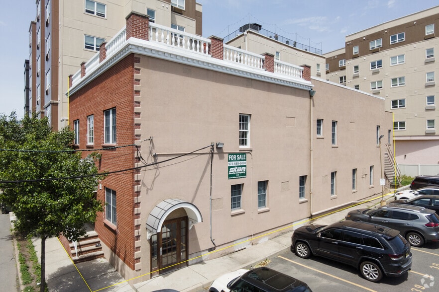 36 Bergen St, Hackensack, NJ for sale - Building Photo - Image 2 of 77