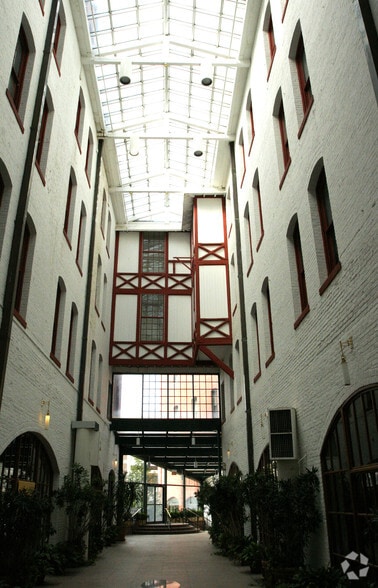 153-165 State St, New London, CT for sale - Lobby - Image 3 of 10