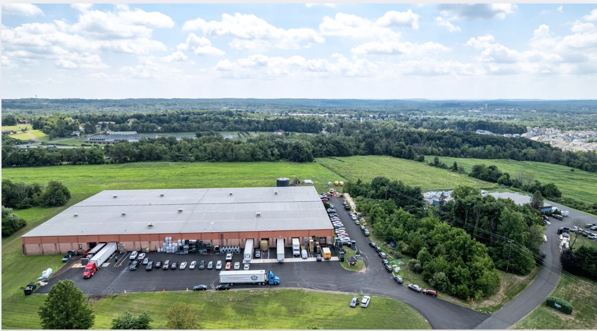 2512 Quakertown Rd, Pennsburg, PA for lease Building Photo- Image 1 of 8