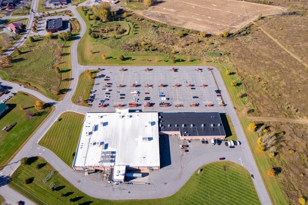 56-72 Commons Dr, Derby, VT for sale Primary Photo- Image 1 of 1