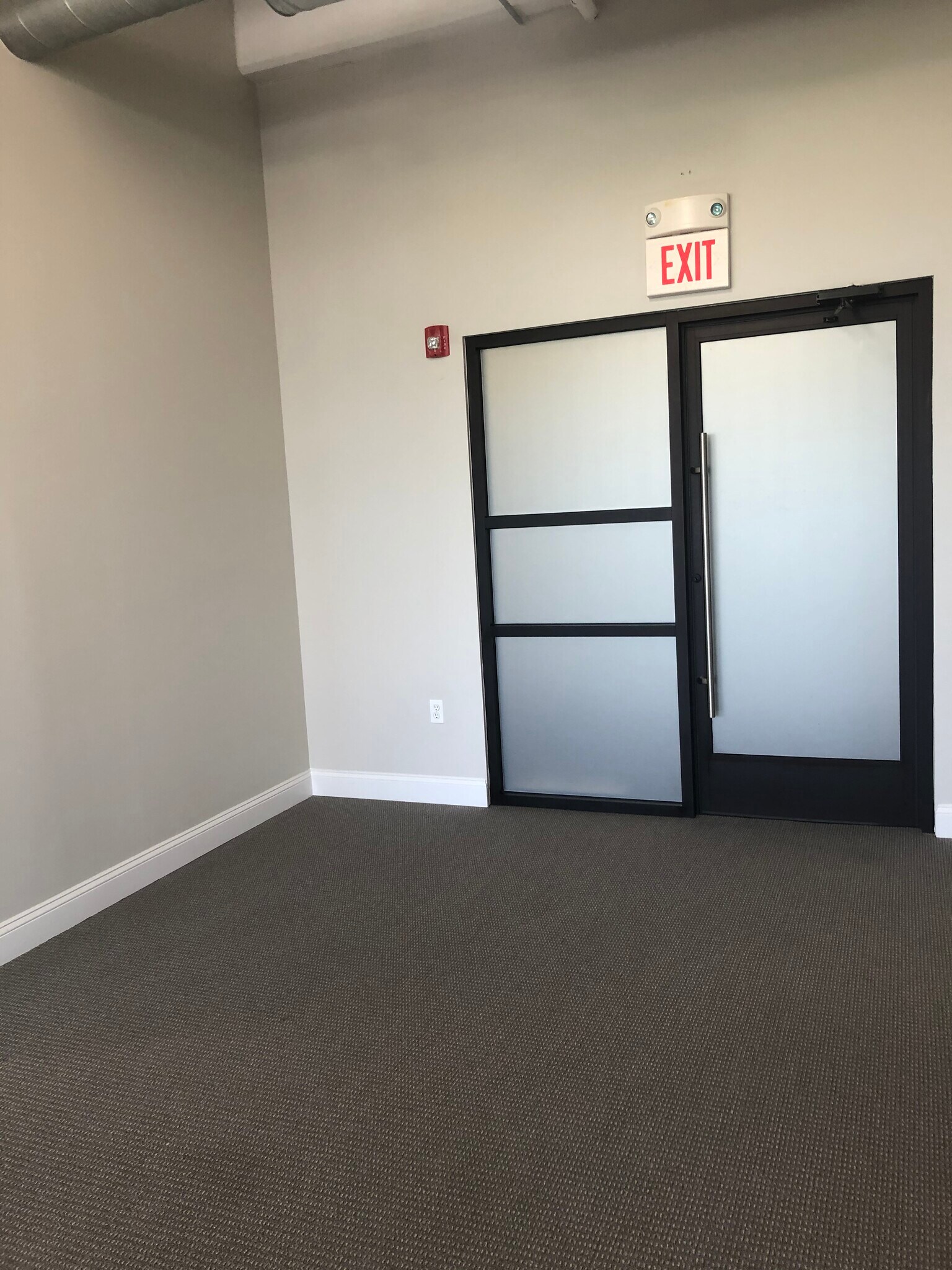 409 Joyce Kilmer Ave, New Brunswick, NJ for lease Interior Photo- Image 1 of 4