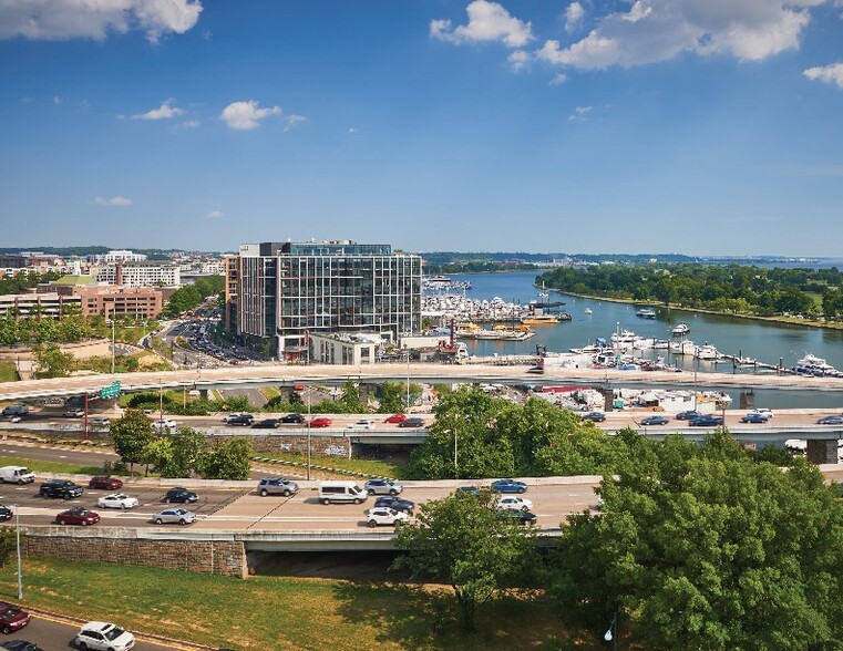 445 12th St SW, Washington, DC for lease - Building Photo - Image 3 of 37