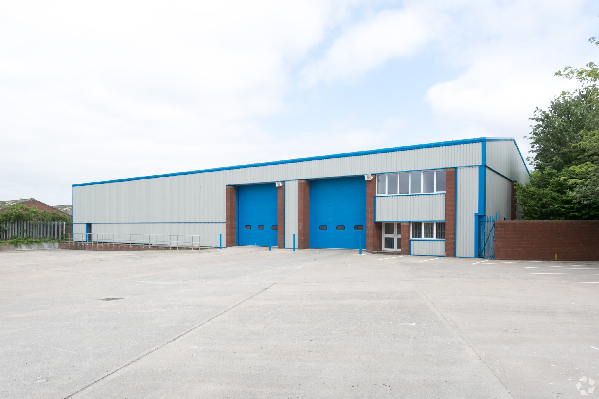 South Liberty Ln, Bristol for sale Primary Photo- Image 1 of 1