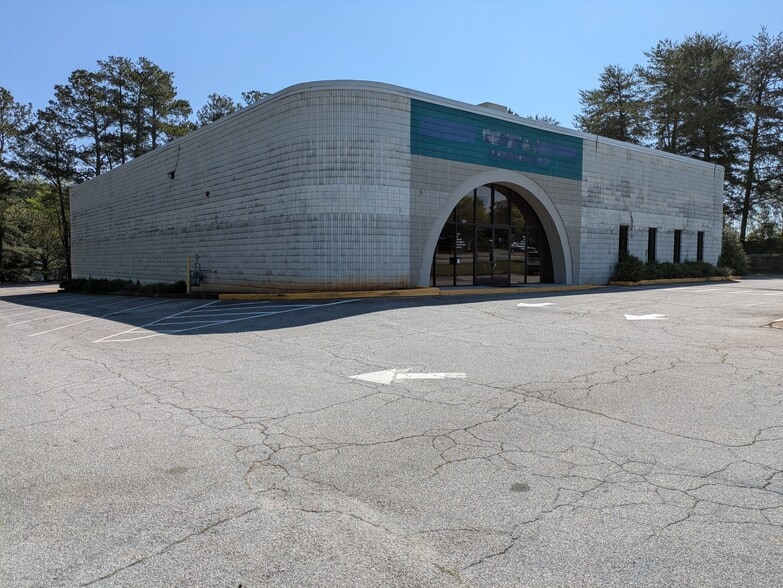 406 Pleasant Hill Rd NW, Lilburn, GA for sale - Building Photo - Image 1 of 4